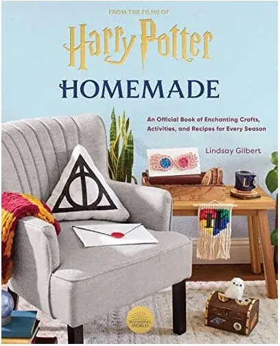 Coperta cărții Harry Potter-Cozy Crafts, Book 1, Insight Editions