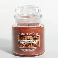 Coperta cărții Yankee Candle. Cinnamon Stick Medium Jar Candle