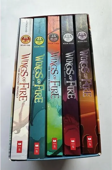 Coperta cărții Wings of Fire: 5 Books Collection
