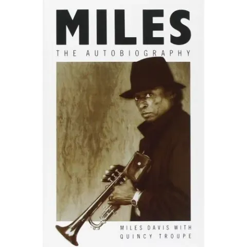 Coperta cărții Miles davis: miles the autobiography