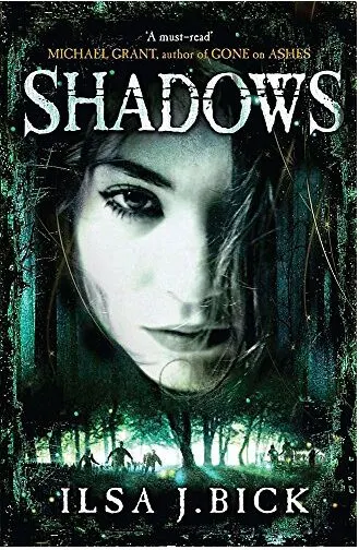 Coperta cărții Shadows (Ashes Trilogy)