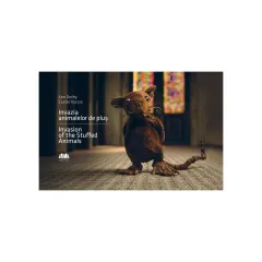 Coperta cărții Invazia animalelor de pluș - Invasion of the Stuffed Animals (ediție bilingvă)