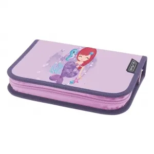 Coperta cărții Penar echipat 34 piese cu 2 clape, include articole de coloriaj, articole pentru scris si sters, fermoar ascuns, interior textil, dimensiune 13.5 x 19.5 x 3.5 cm, motiv mermaid