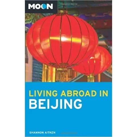 Coperta cărții Living Abroad in Beijing
