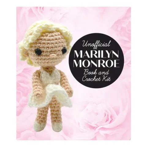 Coperta cărții Unofficial Marilyn Monroe Book and Crochet Kit Includes Everything to Crochet Your Own Marilyn – Instruction Book, 3 Colors of Yarn, Crochet Hook, Yarn Needle, Safety Eyes, Fiberfill Stuffing