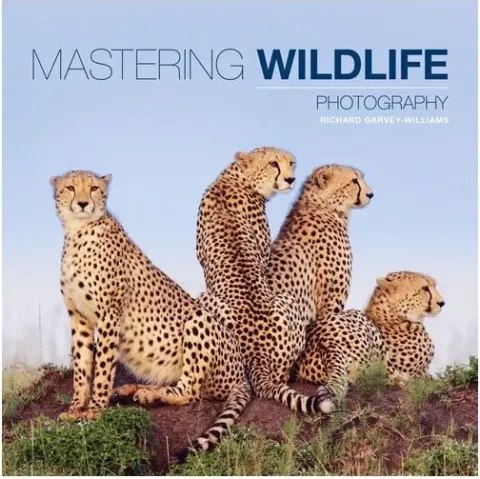 Coperta cărții Mastering Wildlife Photography