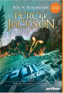 Coperta cărții Percy Jackson si Olimpienii. Batalia din Labirint 4