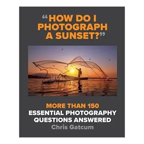 Coperta cărții How Do I Photograph a Sunset?, Chris Gatcum