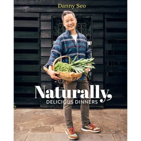 Coperta cărții Naturally, Delicious Dinners: 100 Easy And Healthy(...)
