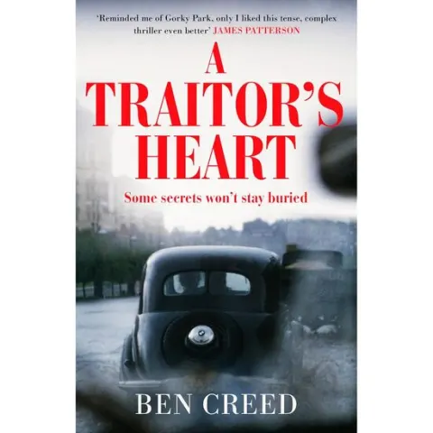 Coperta cărții A Traitor's Heart A Times 'Best New Thriller 2022'