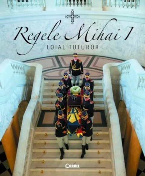 Coperta cărții Regele Mihai I. Loial tuturor
