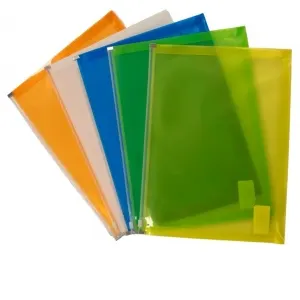 Coperta cărții Mapa plastic A4 cu burduf si inchidere cu fermoar, culoare alb