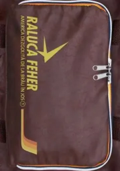 Coperta cărții America dezgolită de la brâu în jos 1