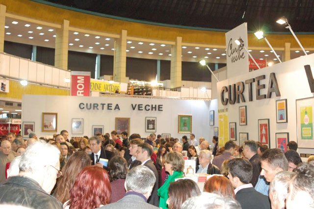 Standul-Curtea-Veche-Publishing