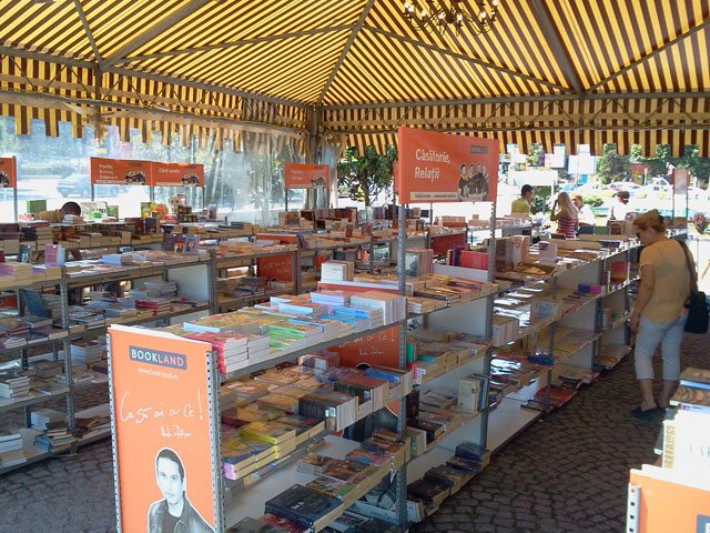 bookland_caravana_cartii