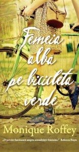 femeia-alba-pe-bicicleta-verde